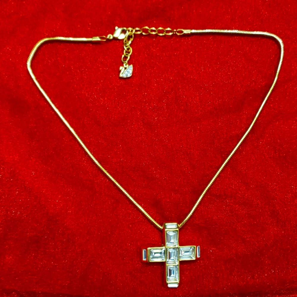 VINTAGE Swan Swarovski necklace